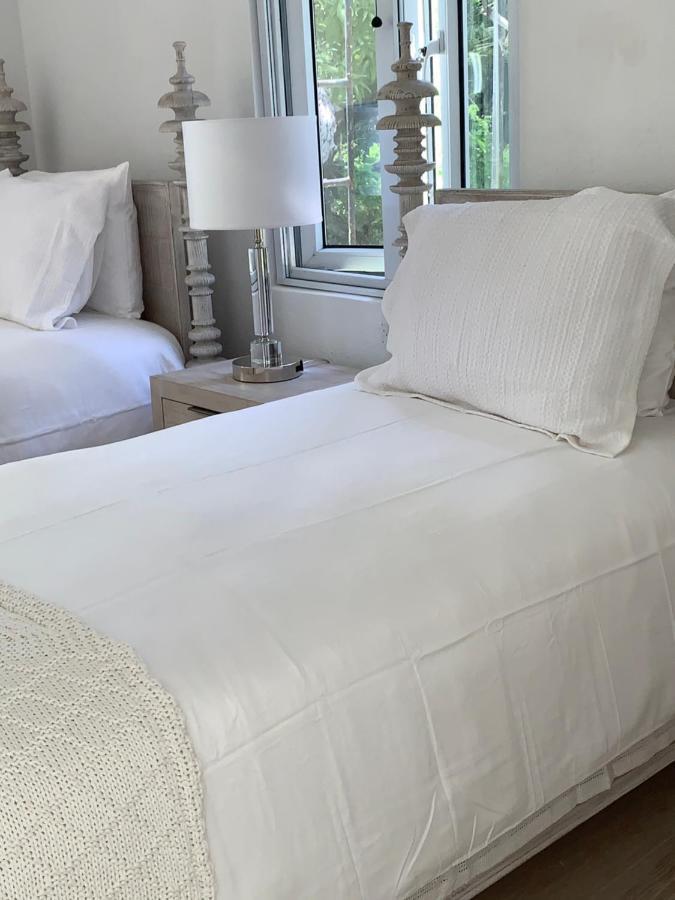 Отель The Cay House Mangrove Cay Экстерьер фото