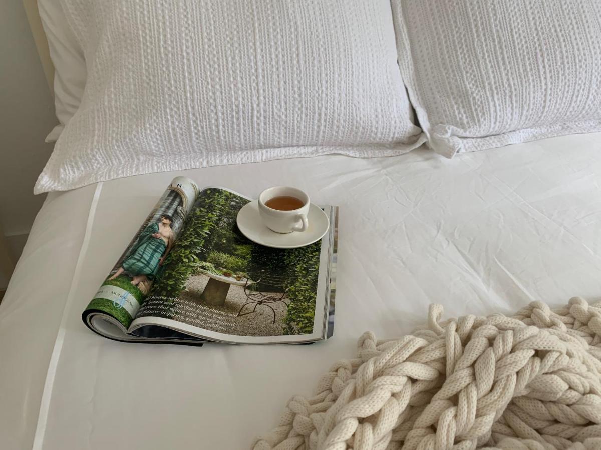 Отель The Cay House Mangrove Cay Экстерьер фото